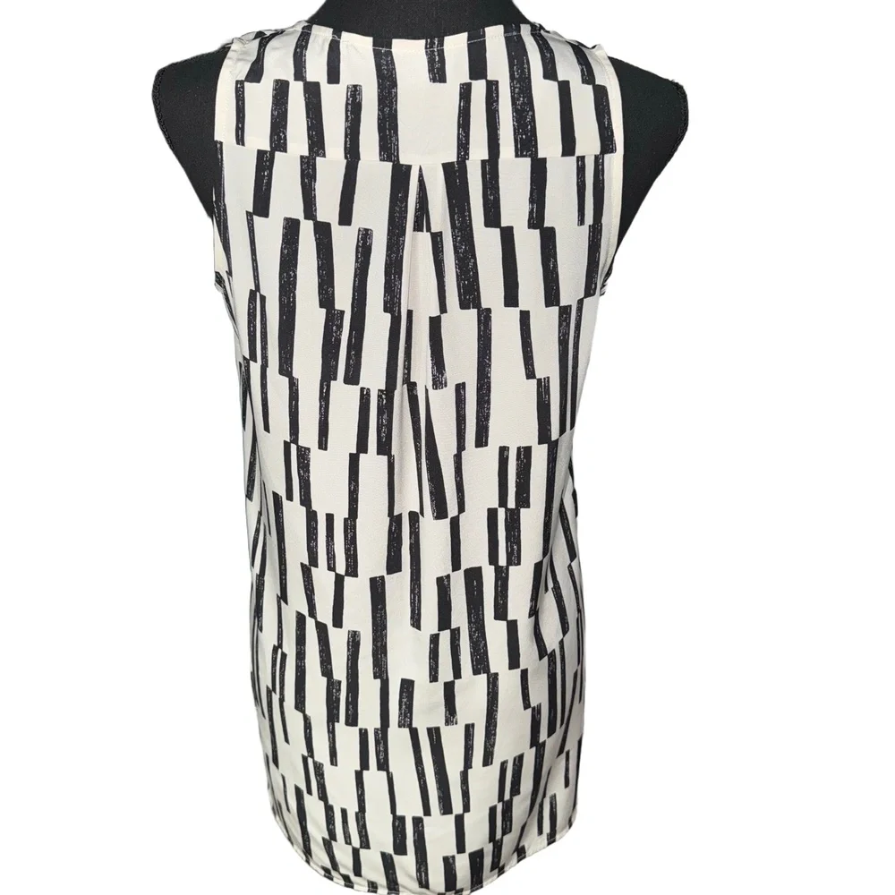VINCE WOMENS VNECK BLOCK PRINT SLEEVELESS SILK BLOUSE IN BLACK|WHITE-SIZE MEDIUM - Picture 7 of 10